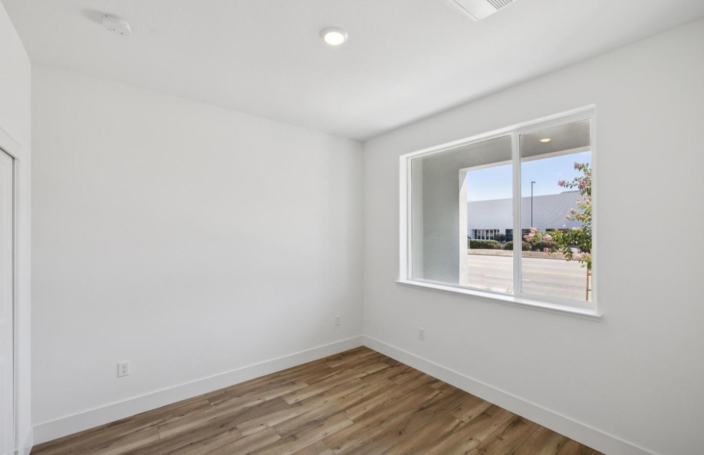 Detail Gallery Image 10 of 62 For 1357 Lilac Way, Milpitas,  CA 95035 - 3 Beds | 3/1 Baths
