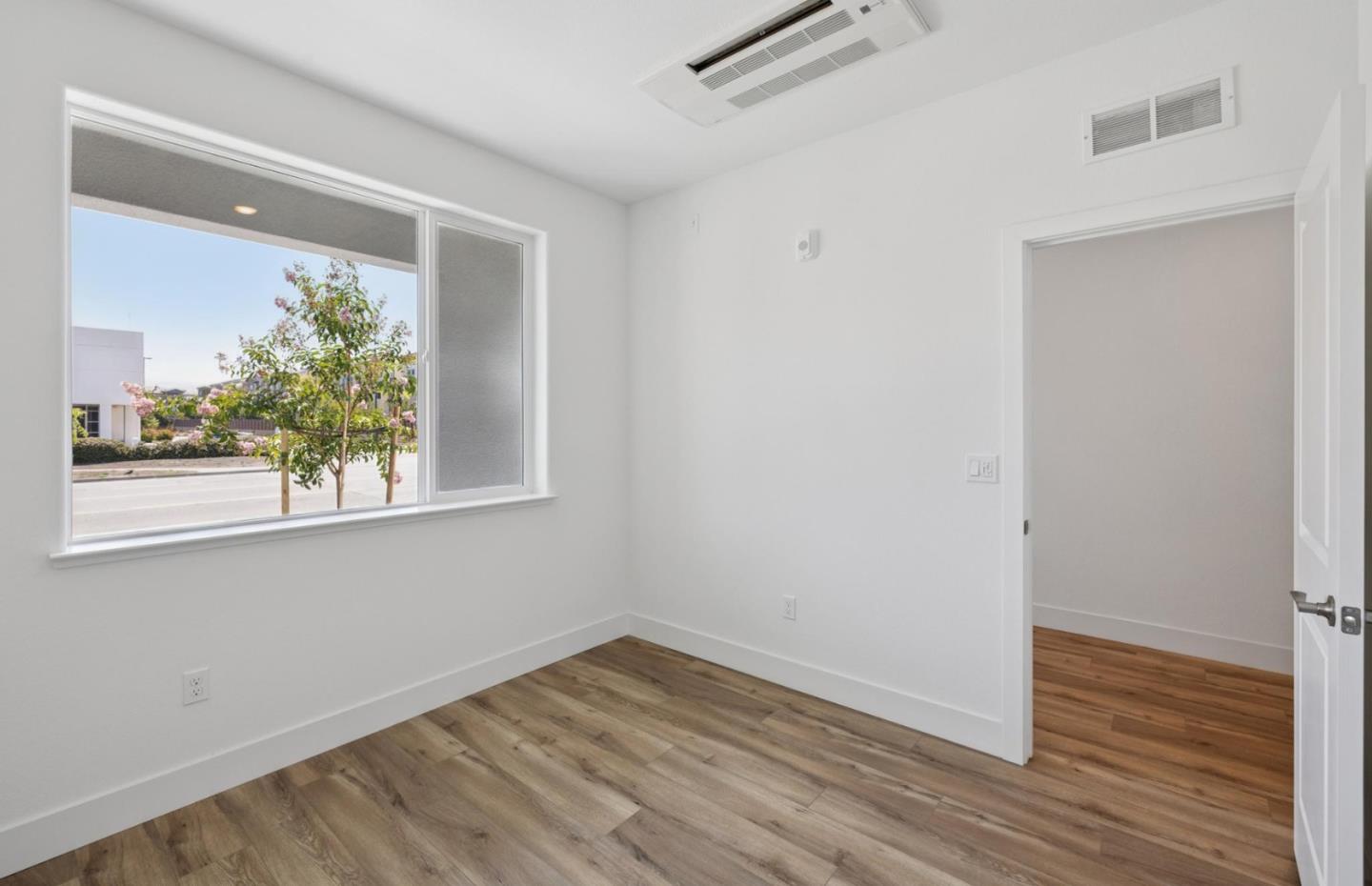 Detail Gallery Image 12 of 62 For 1357 Lilac Way, Milpitas,  CA 95035 - 3 Beds | 3/1 Baths