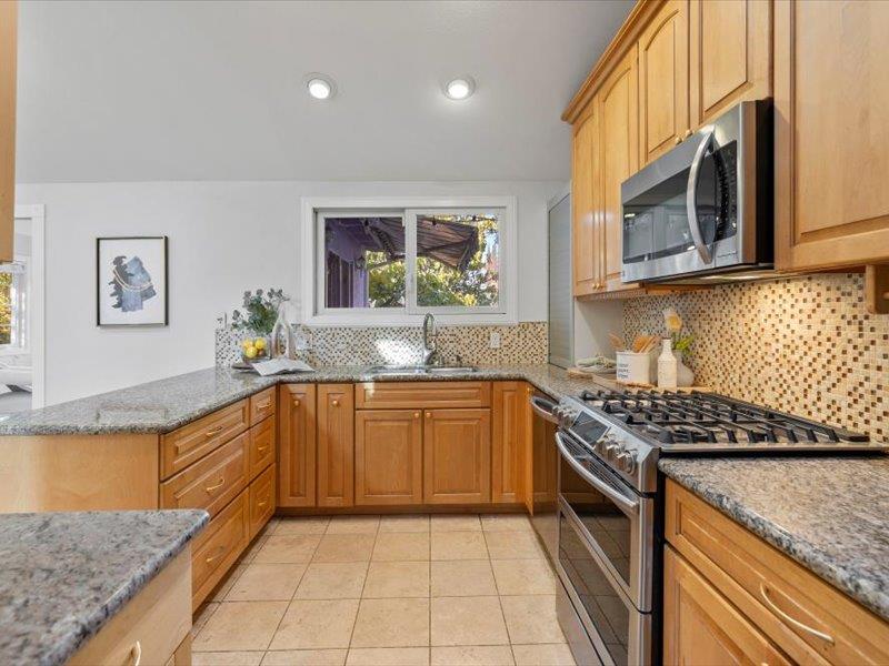 Detail Gallery Image 6 of 22 For 18255 Mccoy Ave, Saratoga,  CA 95070 - 4 Beds | 3 Baths