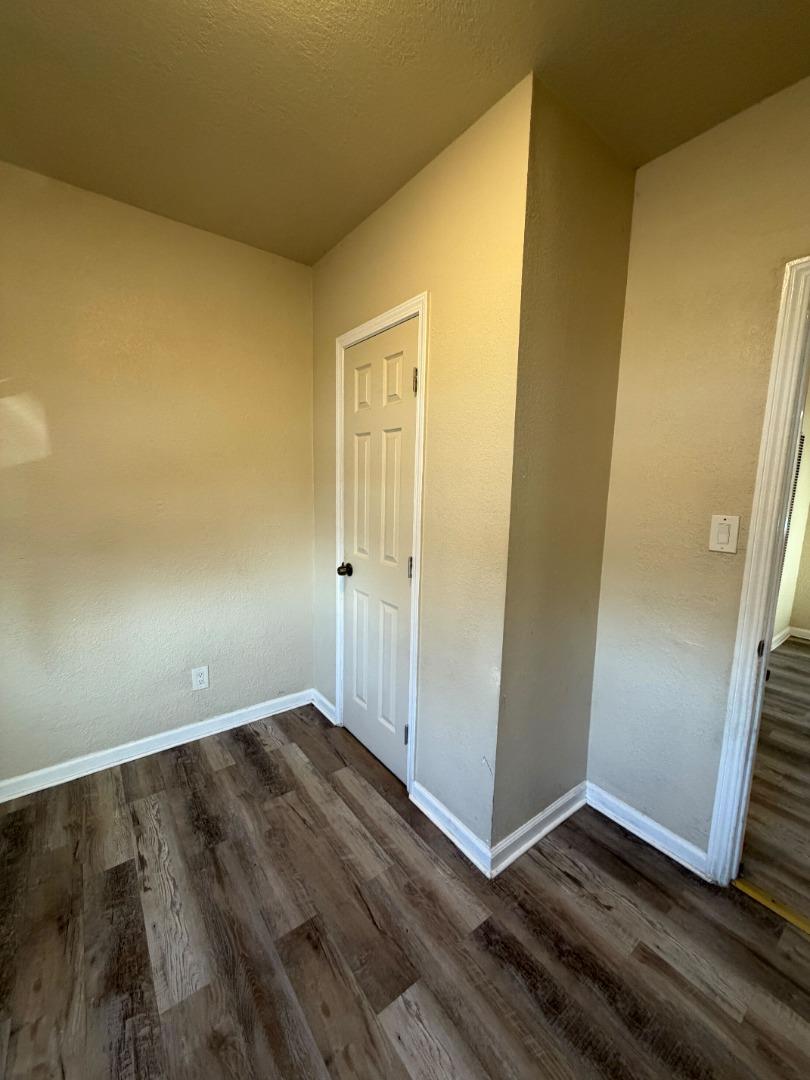 Detail Gallery Image 4 of 8 For 661 Clara St, Oakland,  CA 94603 - 3 Beds | 1 Baths