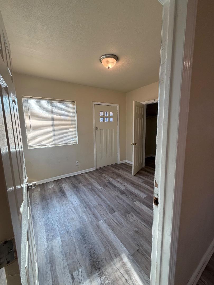 Detail Gallery Image 5 of 8 For 661 Clara St, Oakland,  CA 94603 - 3 Beds | 1 Baths