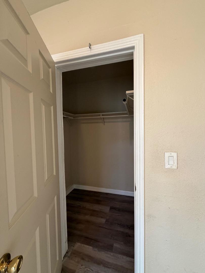 Detail Gallery Image 6 of 8 For 661 Clara St, Oakland,  CA 94603 - 3 Beds | 1 Baths