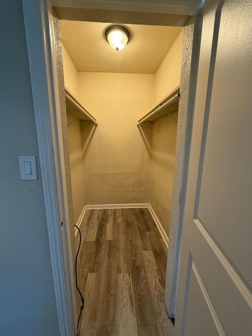 Detail Gallery Image 7 of 8 For 661 Clara St, Oakland,  CA 94603 - 3 Beds | 1 Baths
