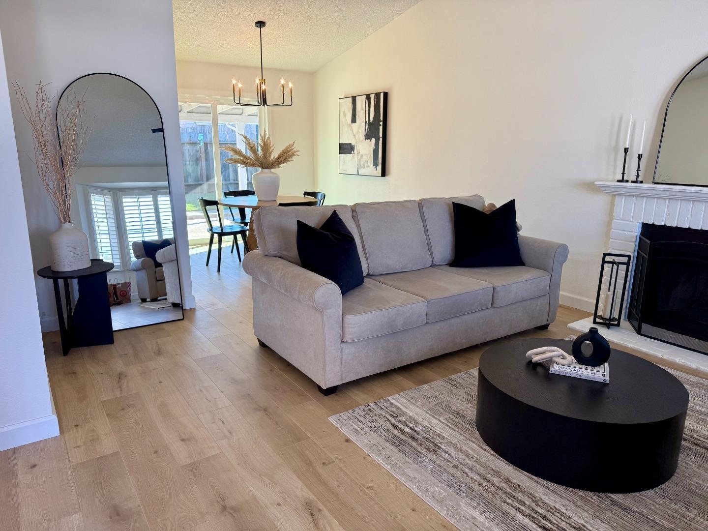 Detail Gallery Image 2 of 11 For 273 Merlot Ave, Greenfield,  CA 93927 - 4 Beds | 2 Baths