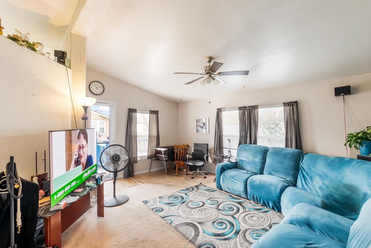 Detail Gallery Image 4 of 15 For 433 Los Encinos Ave #433,  San Jose,  CA 95134 - 3 Beds | 2 Baths