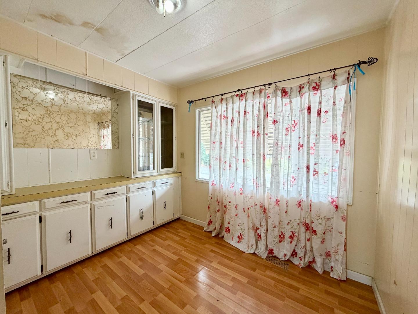 Detail Gallery Image 5 of 9 For 411 Lewis Rd #371,  San Jose,  CA 95111 - 2 Beds | 2 Baths