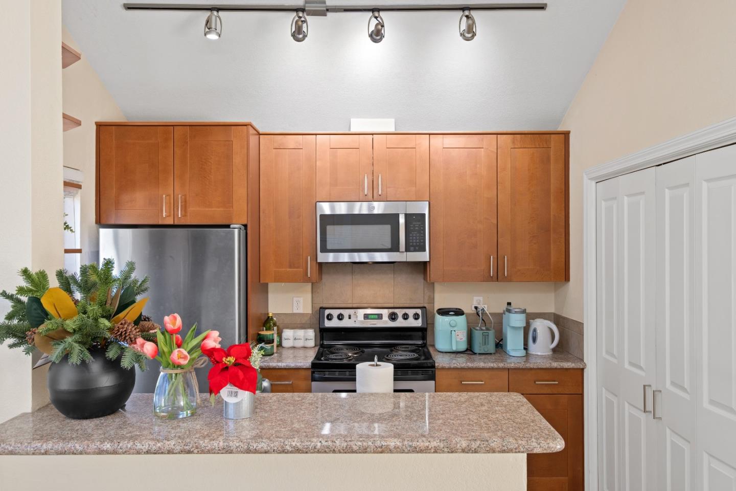 Detail Gallery Image 13 of 39 For 1309 Fairway Entrance Dr, San Jose,  CA 95131 - 2 Beds | 2 Baths