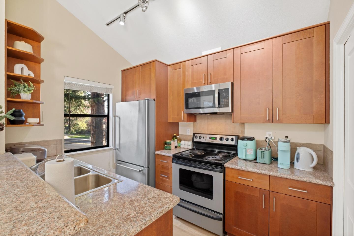 Detail Gallery Image 14 of 39 For 1309 Fairway Entrance Dr, San Jose,  CA 95131 - 2 Beds | 2 Baths