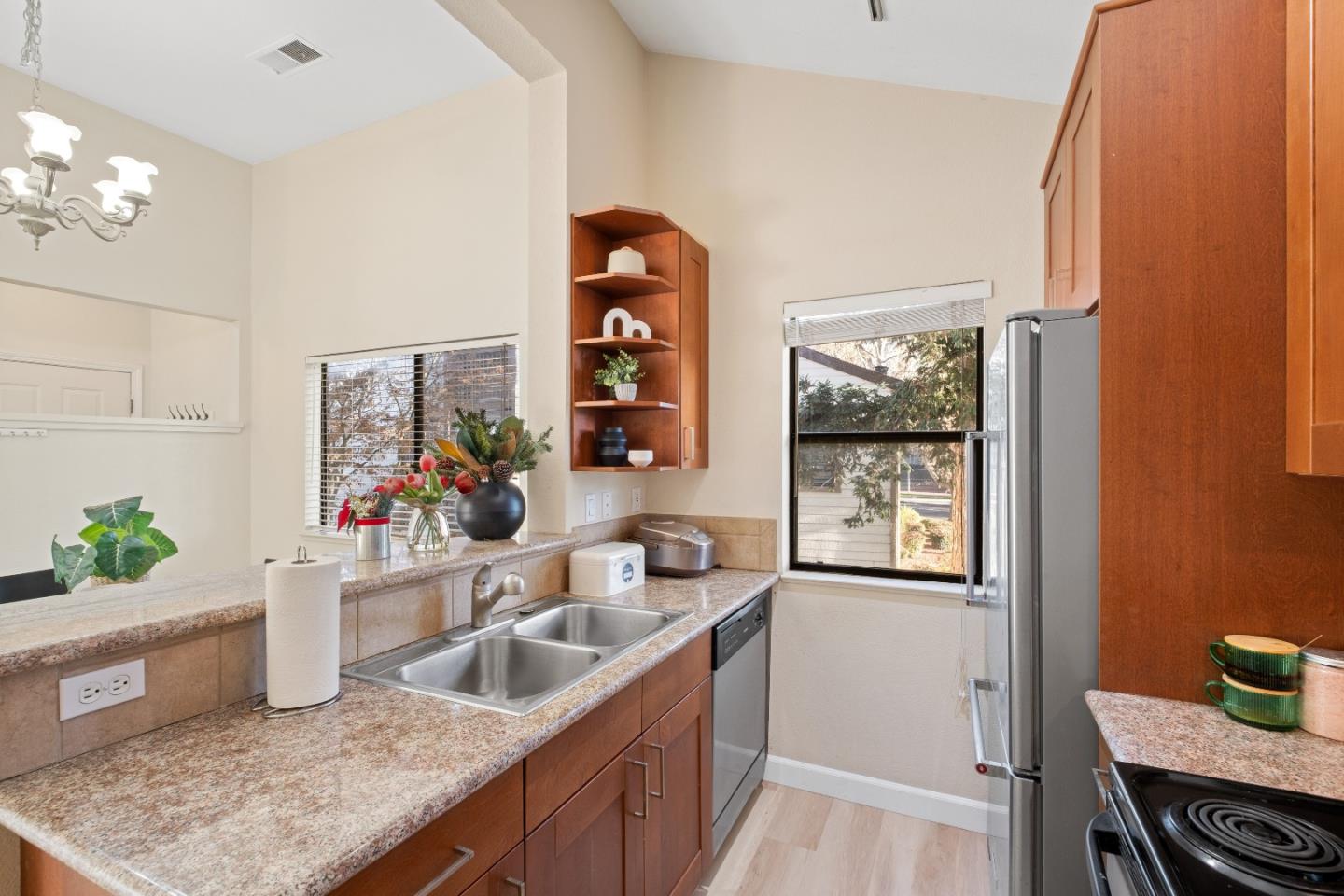 Detail Gallery Image 15 of 39 For 1309 Fairway Entrance Dr, San Jose,  CA 95131 - 2 Beds | 2 Baths