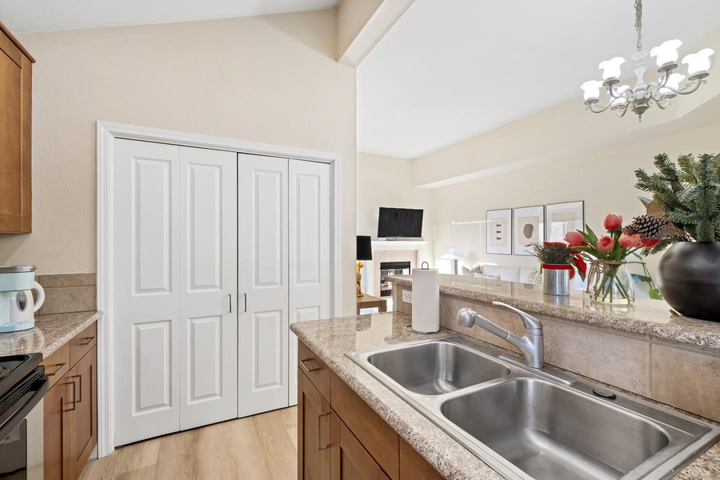 Detail Gallery Image 16 of 39 For 1309 Fairway Entrance Dr, San Jose,  CA 95131 - 2 Beds | 2 Baths