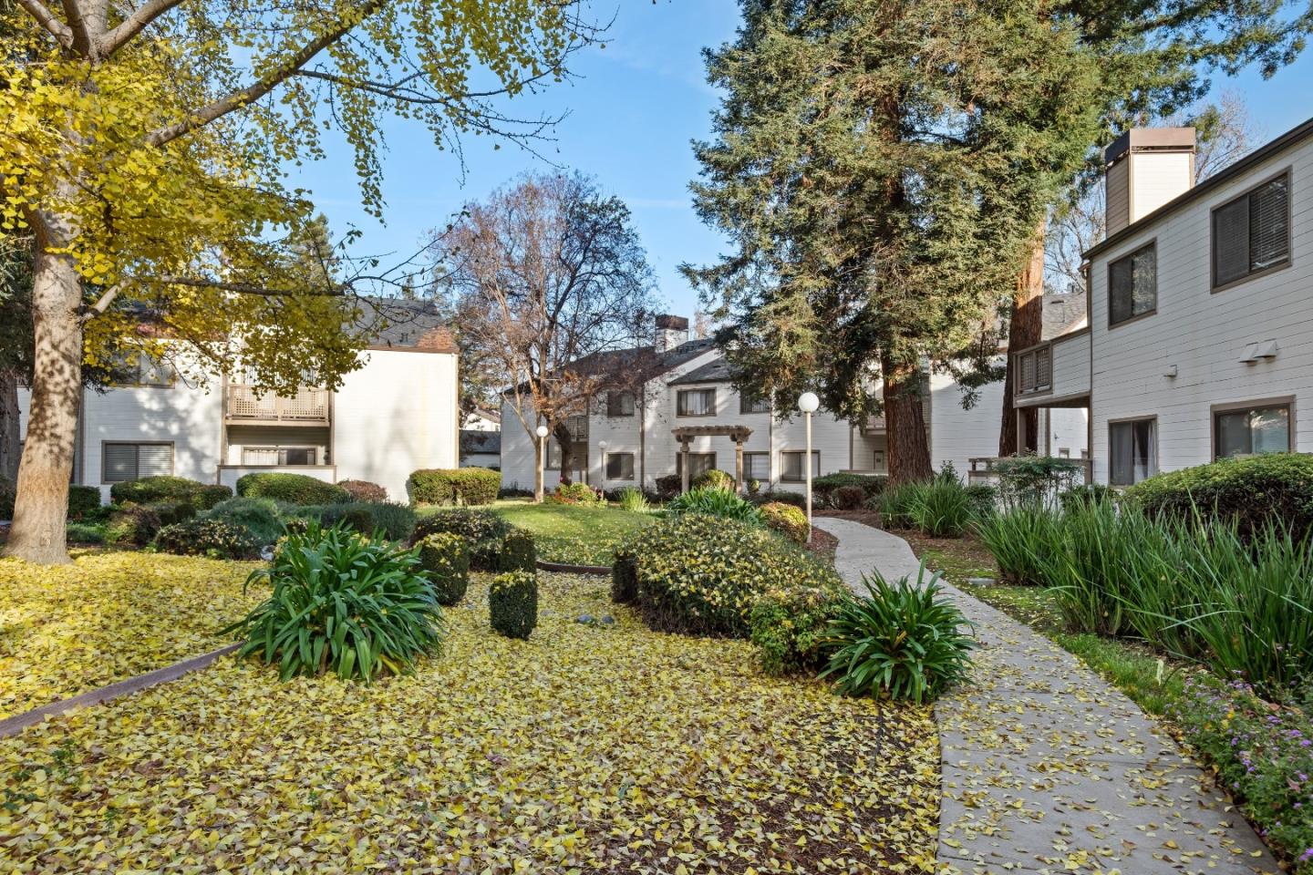 Detail Gallery Image 29 of 39 For 1309 Fairway Entrance Dr, San Jose,  CA 95131 - 2 Beds | 2 Baths