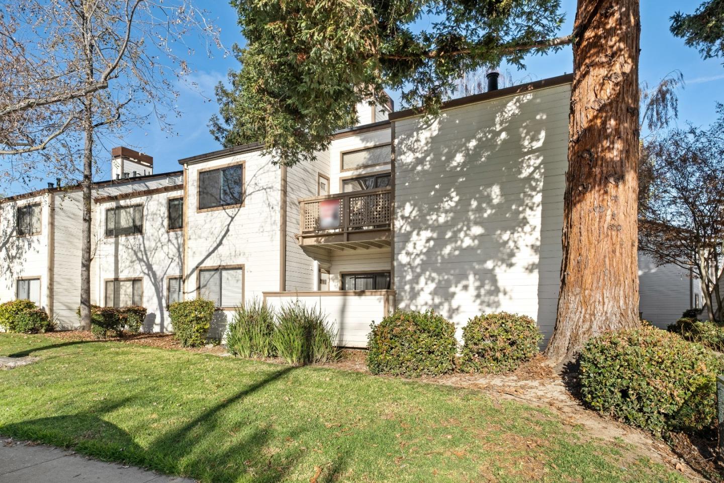 Detail Gallery Image 34 of 39 For 1309 Fairway Entrance Dr, San Jose,  CA 95131 - 2 Beds | 2 Baths