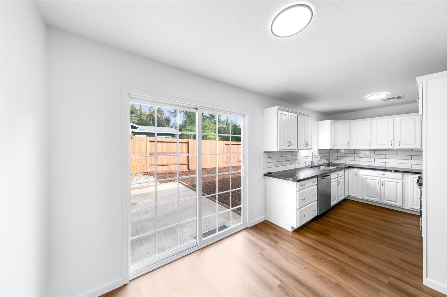 Detail Gallery Image 4 of 16 For 7748 Wachtel Way, Orangevale,  CA 95662 - 3 Beds | 2 Baths