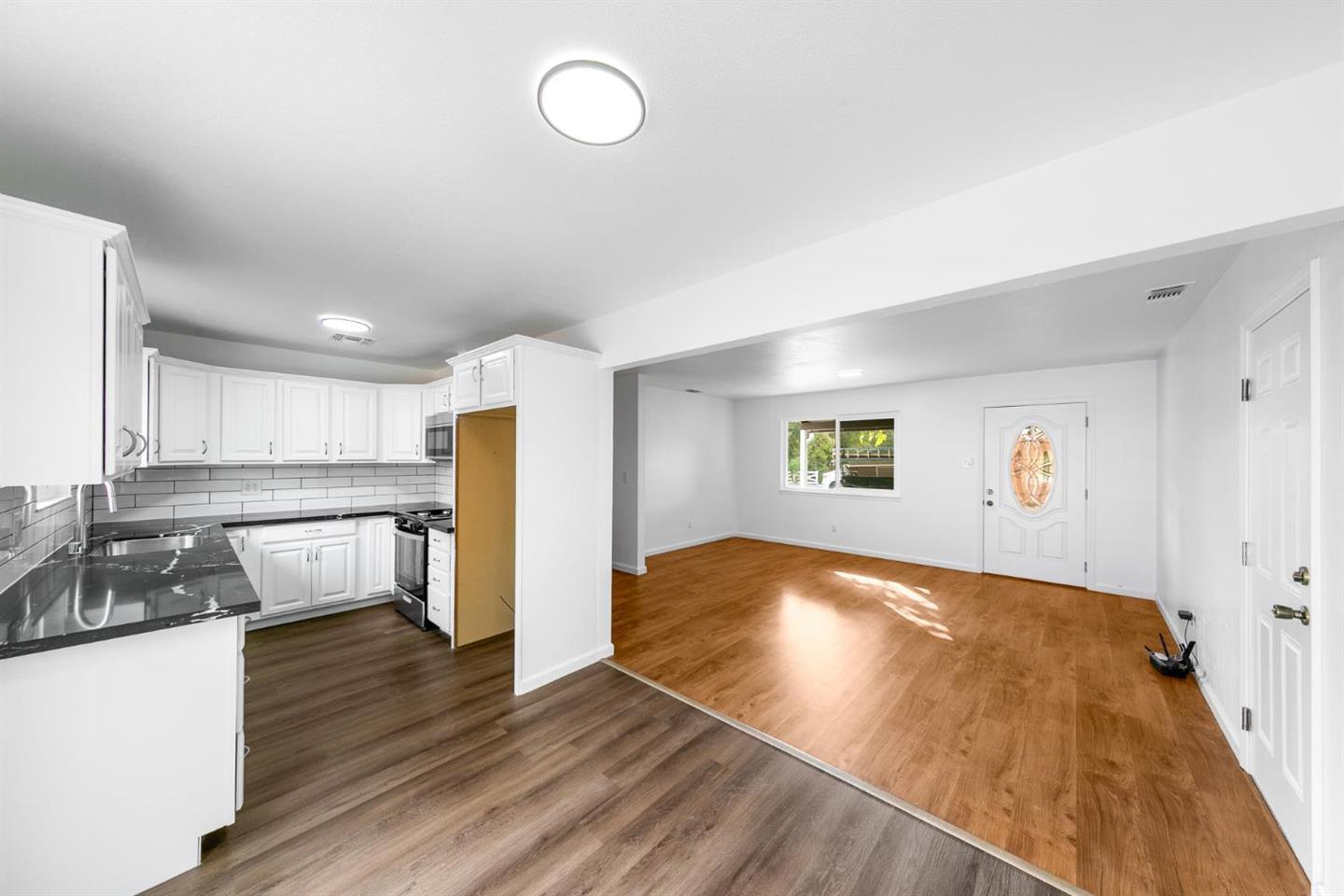 Detail Gallery Image 5 of 16 For 7748 Wachtel Way, Orangevale,  CA 95662 - 3 Beds | 2 Baths