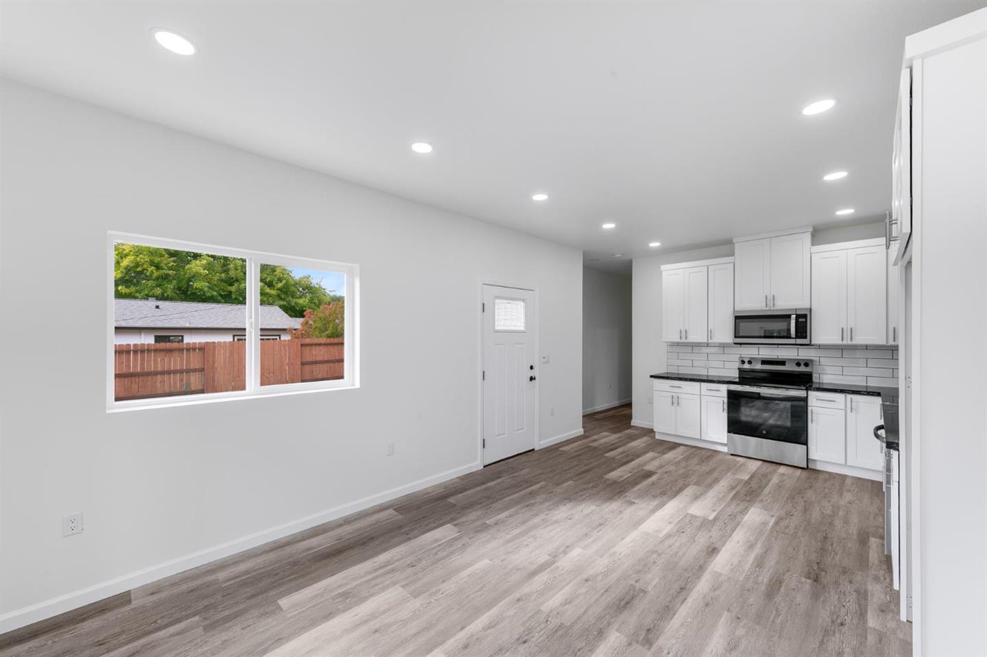 Detail Gallery Image 8 of 14 For 7750 Wachtel Way, Orangevale,  CA 95662 - 2 Beds | 2 Baths