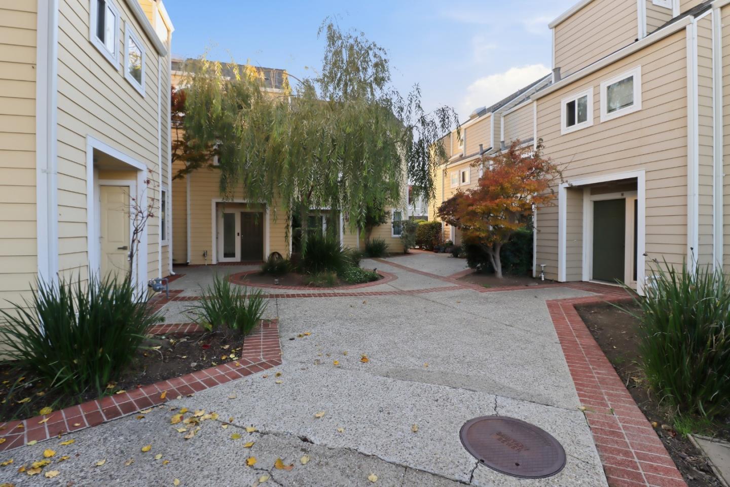 Detail Gallery Image 3 of 32 For 833 S San Tomas Aquino #L,  Campbell,  CA 95008 - 2 Beds | 2 Baths