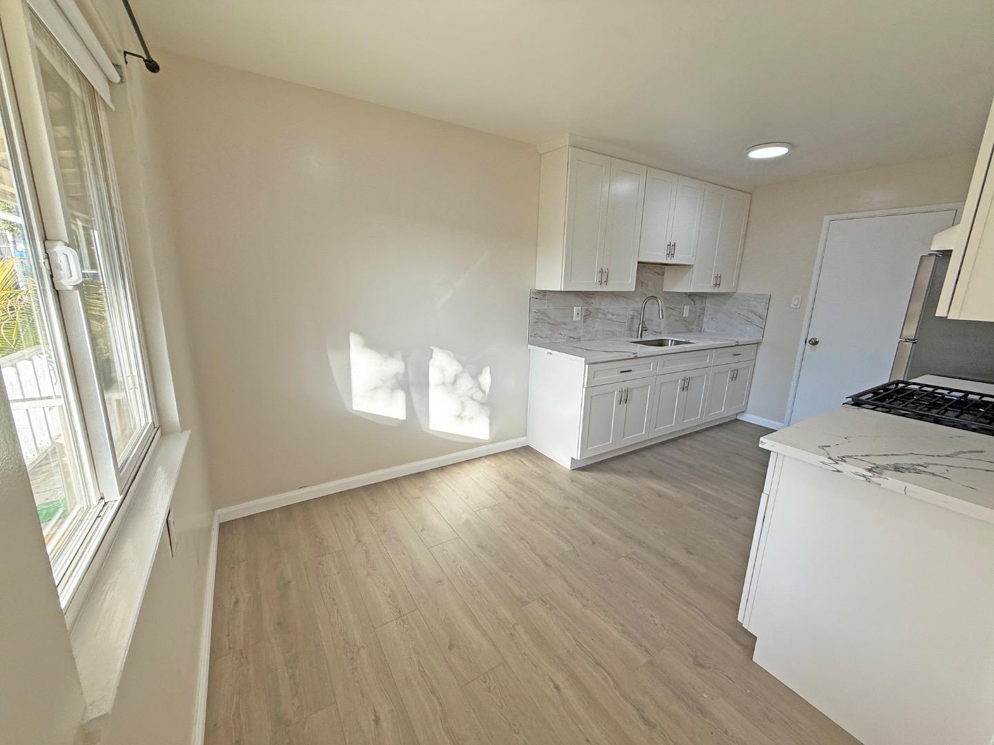 Detail Gallery Image 10 of 13 For 1024 Luther Ave, San Jose,  CA 95126 - 1 Beds | 1 Baths