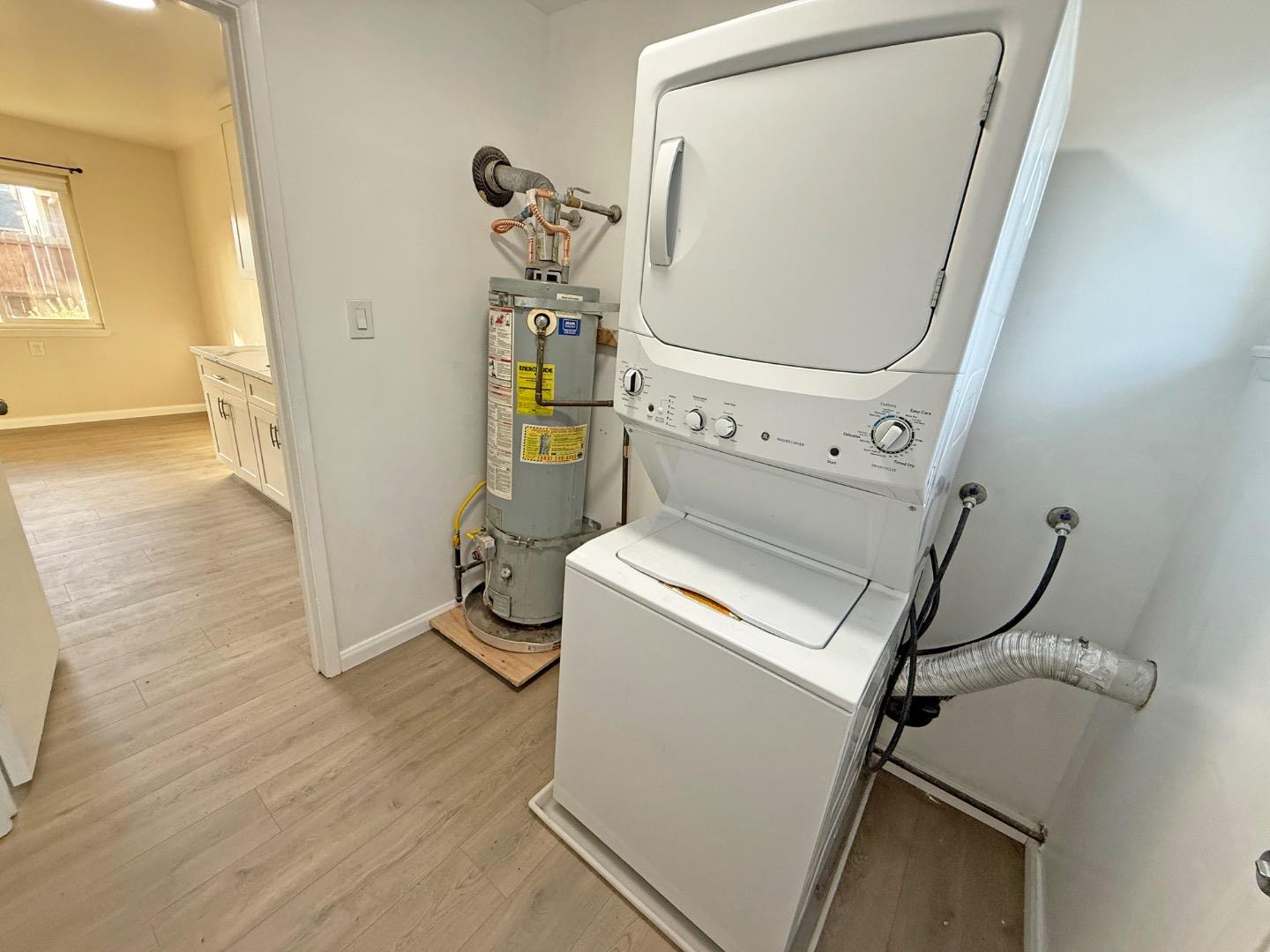 Detail Gallery Image 7 of 13 For 1024 Luther Ave, San Jose,  CA 95126 - 1 Beds | 1 Baths