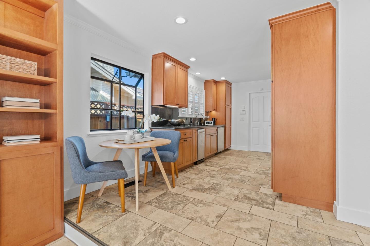 Detail Gallery Image 16 of 53 For 5749 San Lorenzo Dr, San Jose,  CA 95123 - 4 Beds | 2 Baths