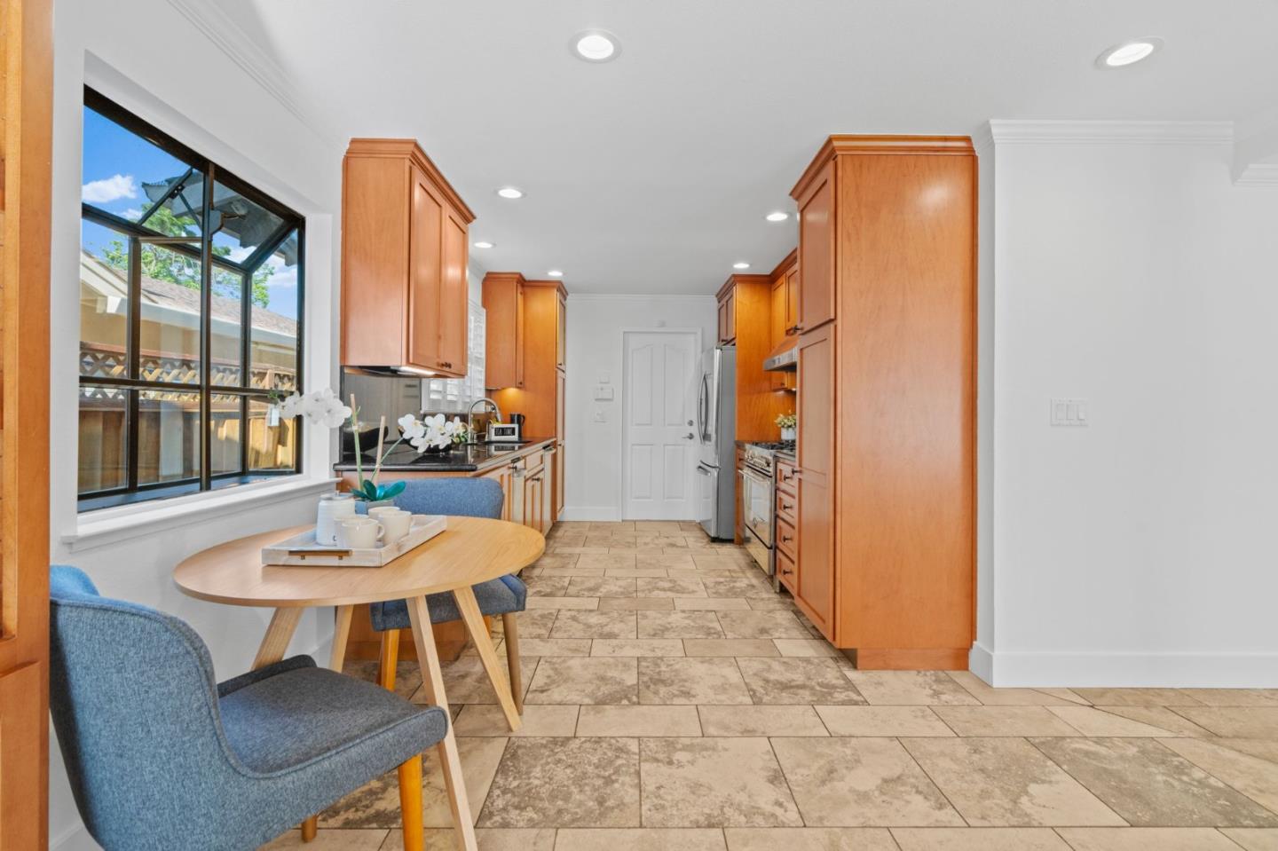 Detail Gallery Image 17 of 53 For 5749 San Lorenzo Dr, San Jose,  CA 95123 - 4 Beds | 2 Baths