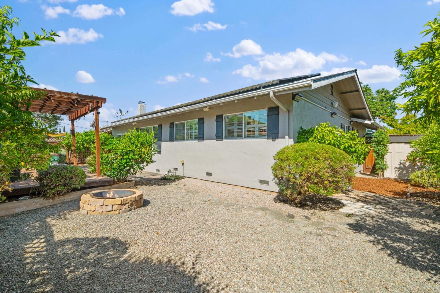 Detail Gallery Image 37 of 53 For 5749 San Lorenzo Dr, San Jose,  CA 95123 - 4 Beds | 2 Baths