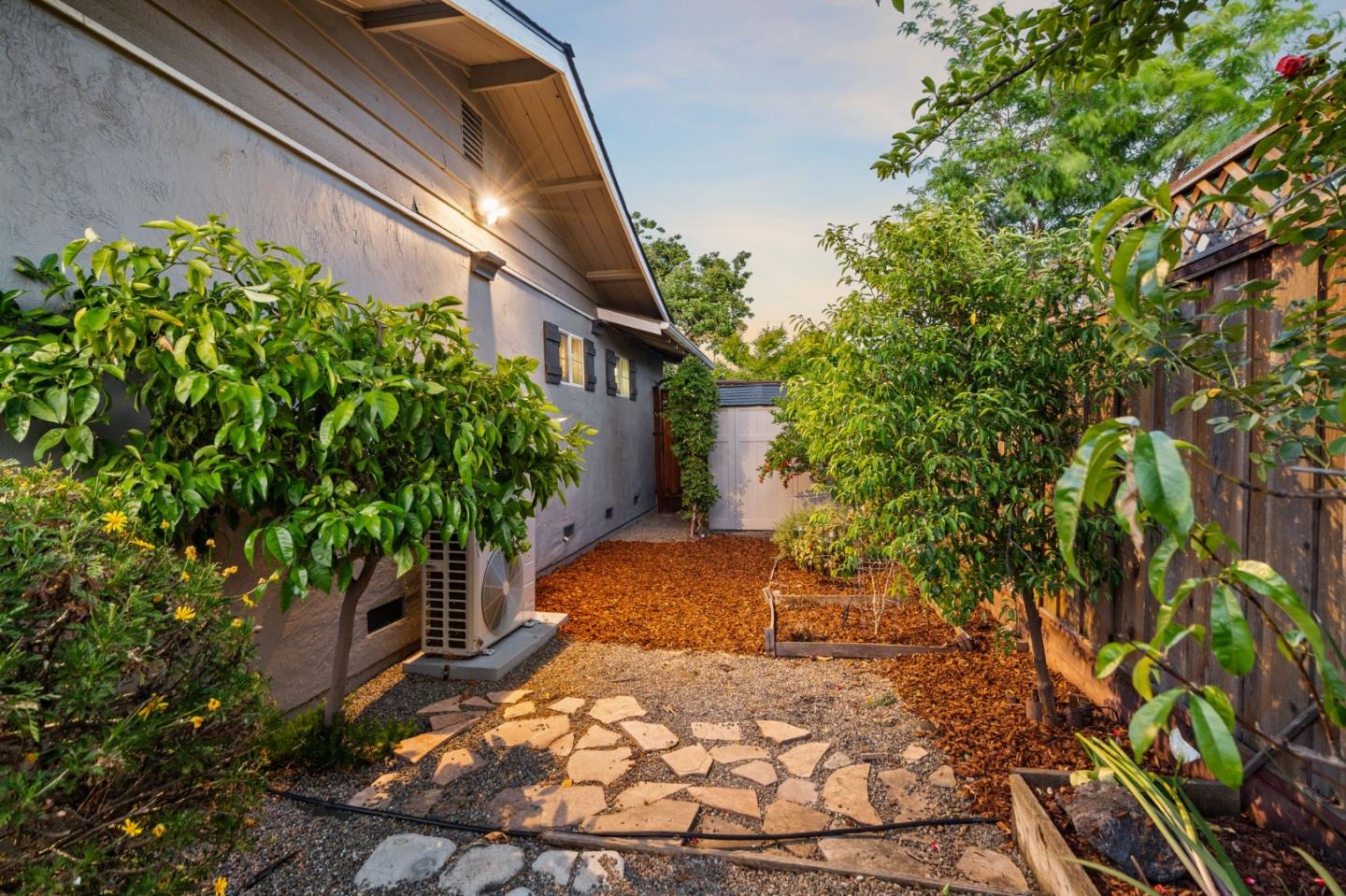 Detail Gallery Image 49 of 53 For 5749 San Lorenzo Dr, San Jose,  CA 95123 - 4 Beds | 2 Baths