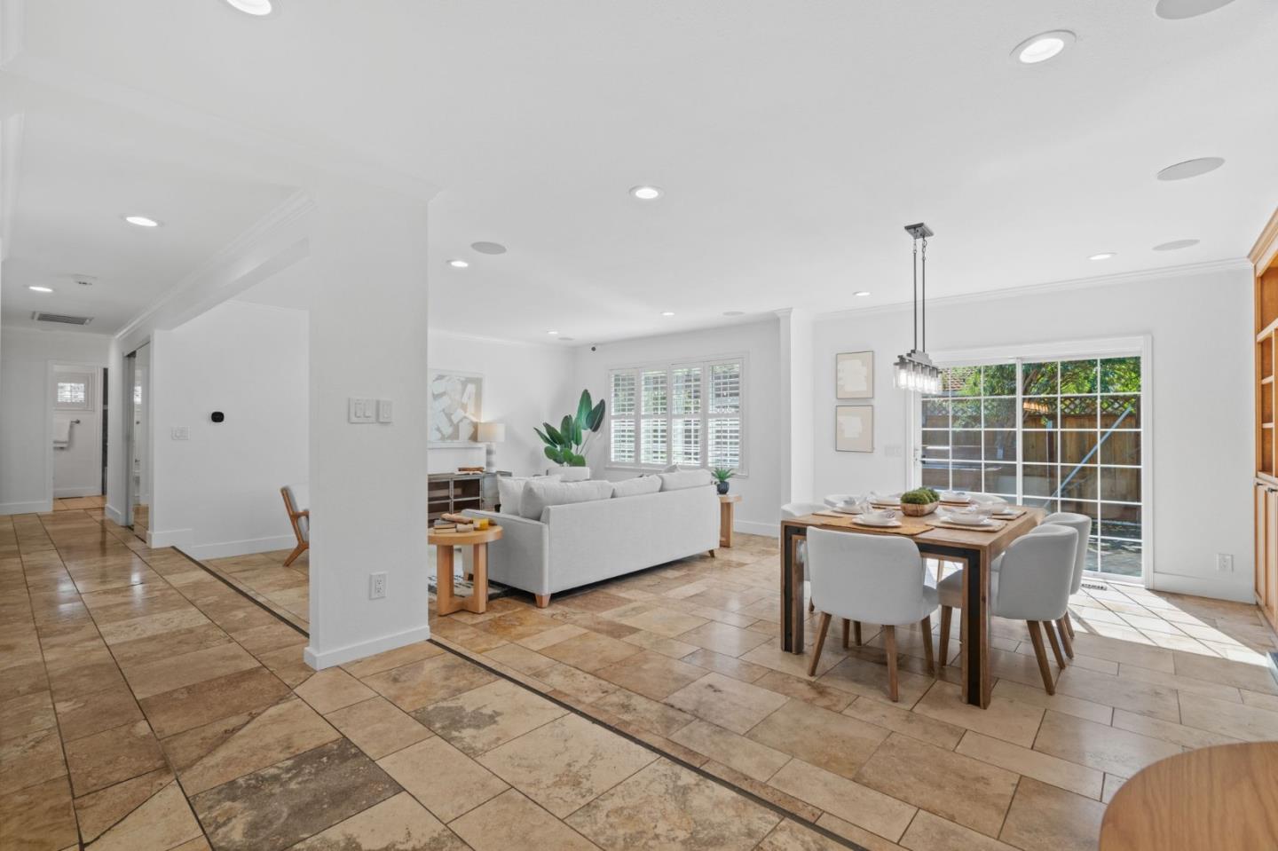 Detail Gallery Image 5 of 53 For 5749 San Lorenzo Dr, San Jose,  CA 95123 - 4 Beds | 2 Baths