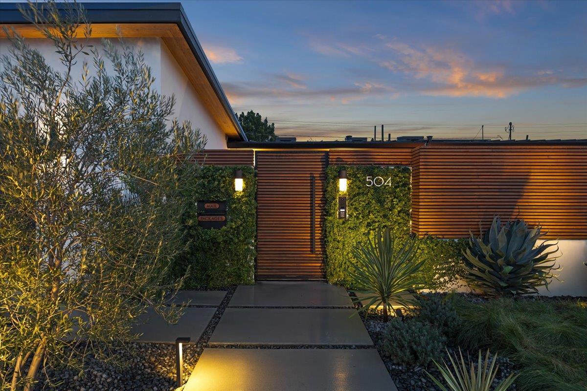 Detail Gallery Image 2 of 107 For 504 Century Dr, Campbell,  CA 95008 - 4 Beds | 3 Baths