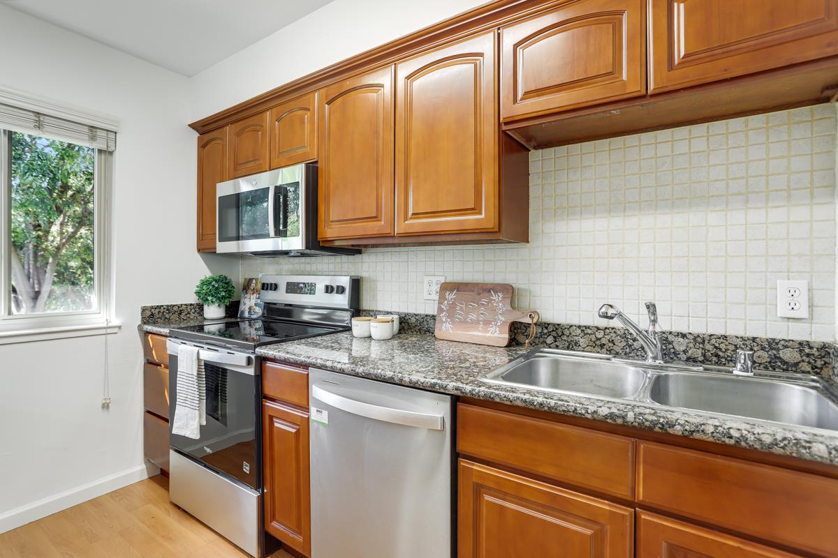 Detail Gallery Image 6 of 12 For 38623 Cherry Ln #207,  Fremont,  CA 94536 - 2 Beds | 1 Baths