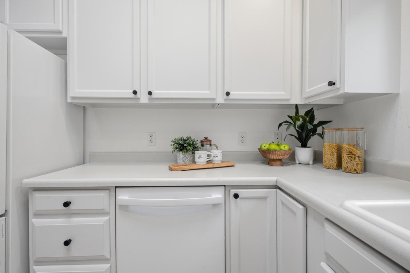 Detail Gallery Image 10 of 34 For 239 San Juan Ave, El Granada,  CA 94018 - 2 Beds | 1/1 Baths