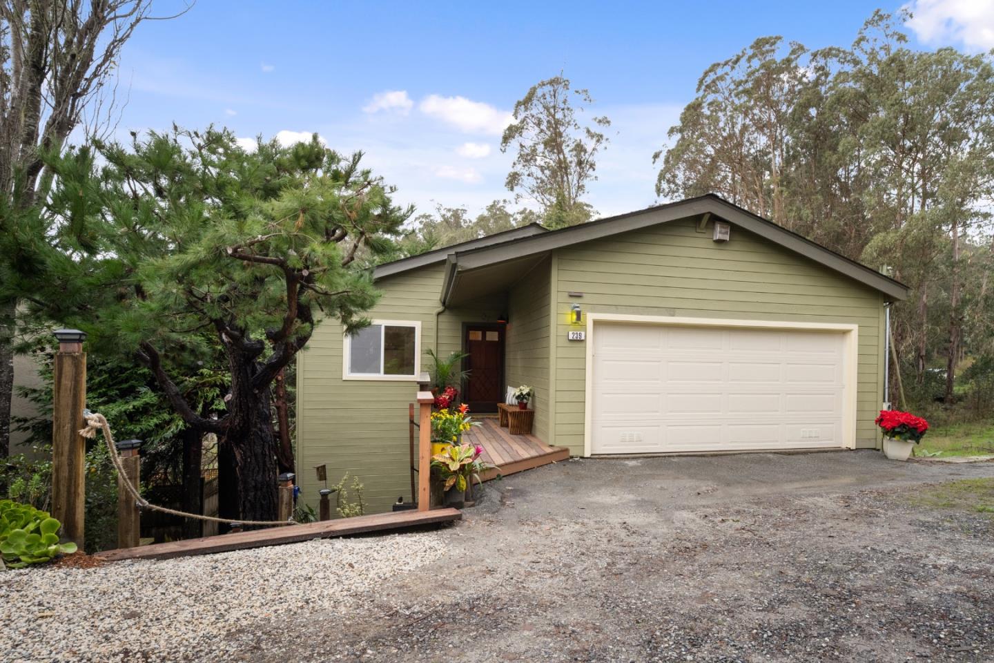 Detail Gallery Image 21 of 34 For 239 San Juan Ave, El Granada,  CA 94018 - 2 Beds | 1/1 Baths