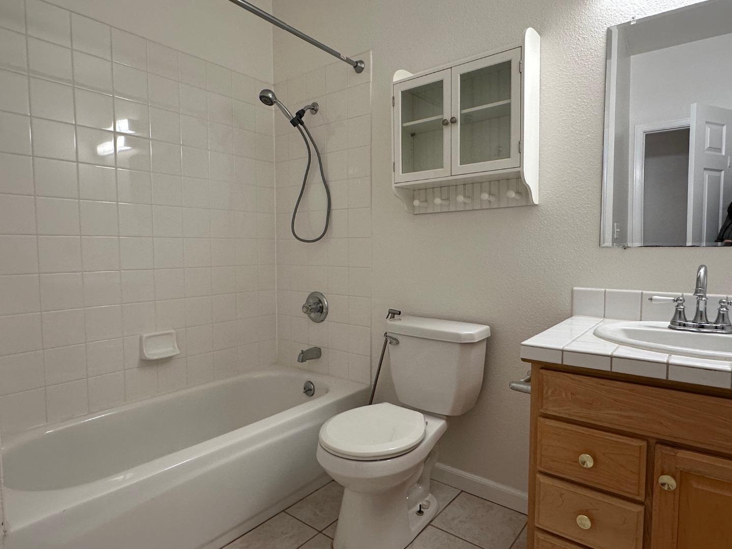 Detail Gallery Image 16 of 30 For 686 Willowgate St, Mountain View,  CA 94043 - 5 Beds | 3 Baths