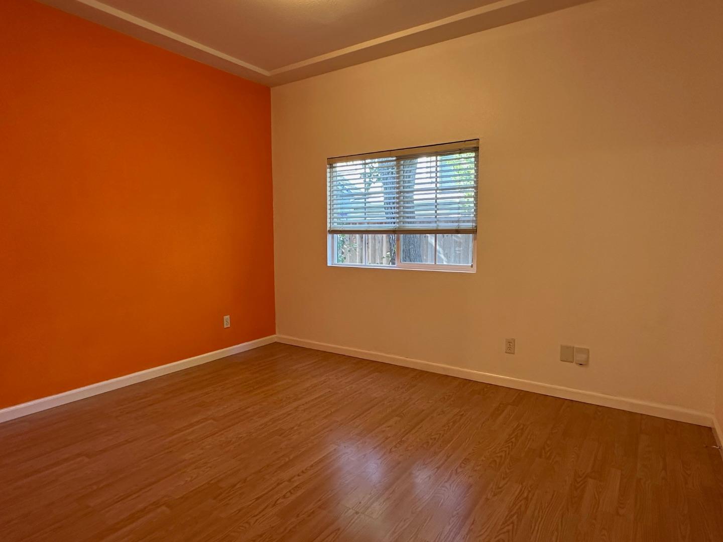 Detail Gallery Image 17 of 30 For 686 Willowgate St, Mountain View,  CA 94043 - 5 Beds | 3 Baths