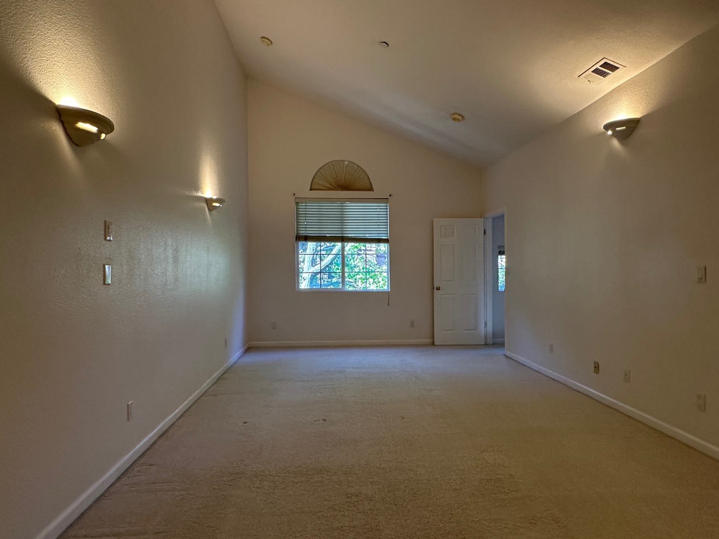 Detail Gallery Image 18 of 30 For 686 Willowgate St, Mountain View,  CA 94043 - 5 Beds | 3 Baths