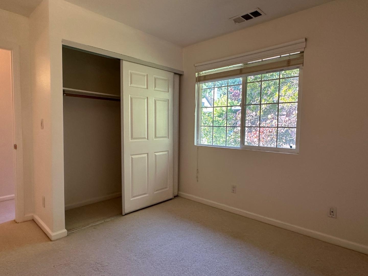 Detail Gallery Image 22 of 30 For 686 Willowgate St, Mountain View,  CA 94043 - 5 Beds | 3 Baths