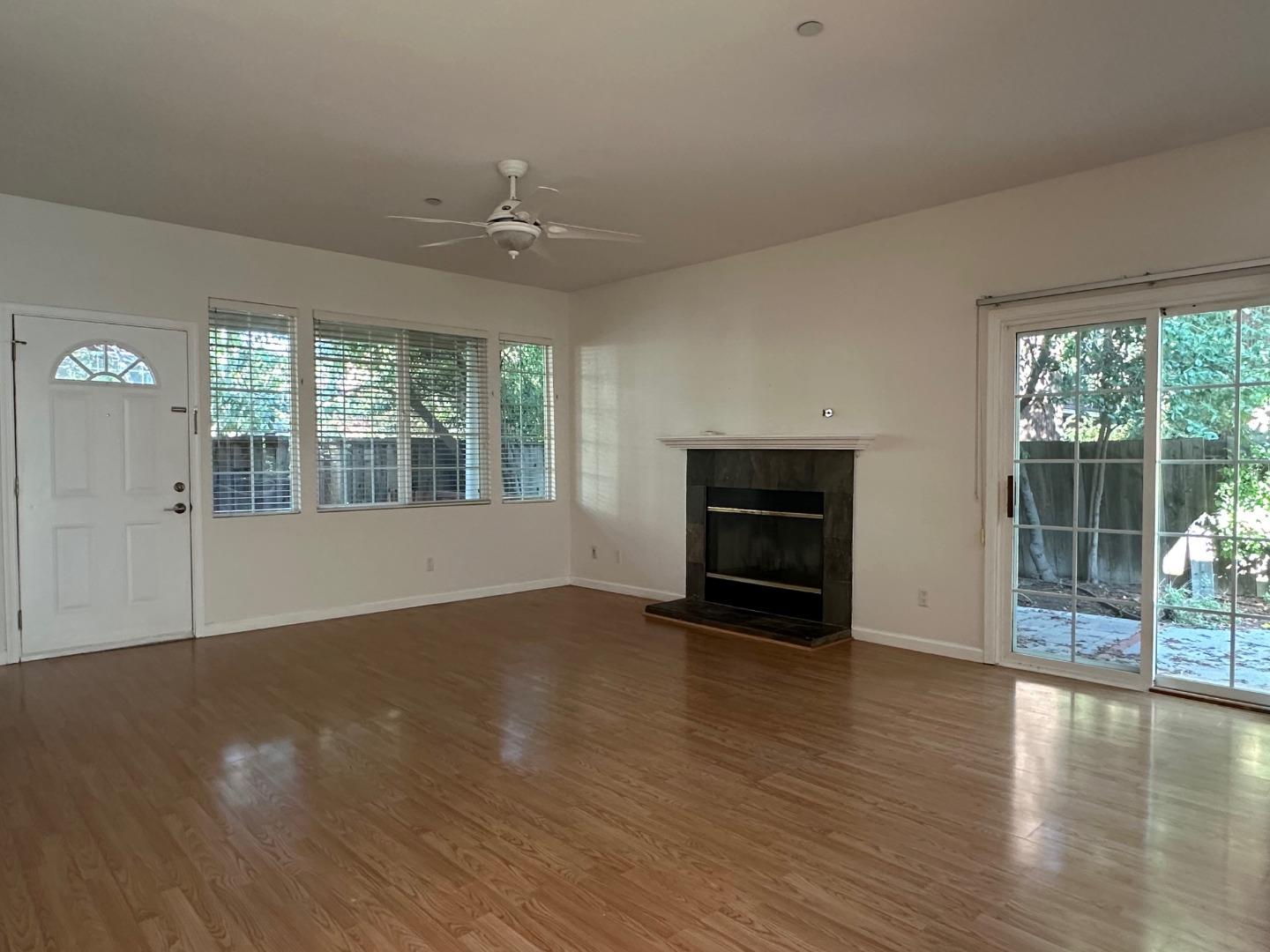 Detail Gallery Image 5 of 30 For 686 Willowgate St, Mountain View,  CA 94043 - 5 Beds | 3 Baths