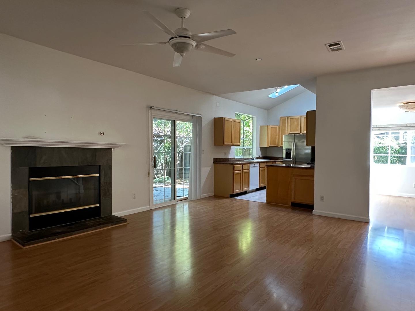 Detail Gallery Image 7 of 30 For 686 Willowgate St, Mountain View,  CA 94043 - 5 Beds | 3 Baths