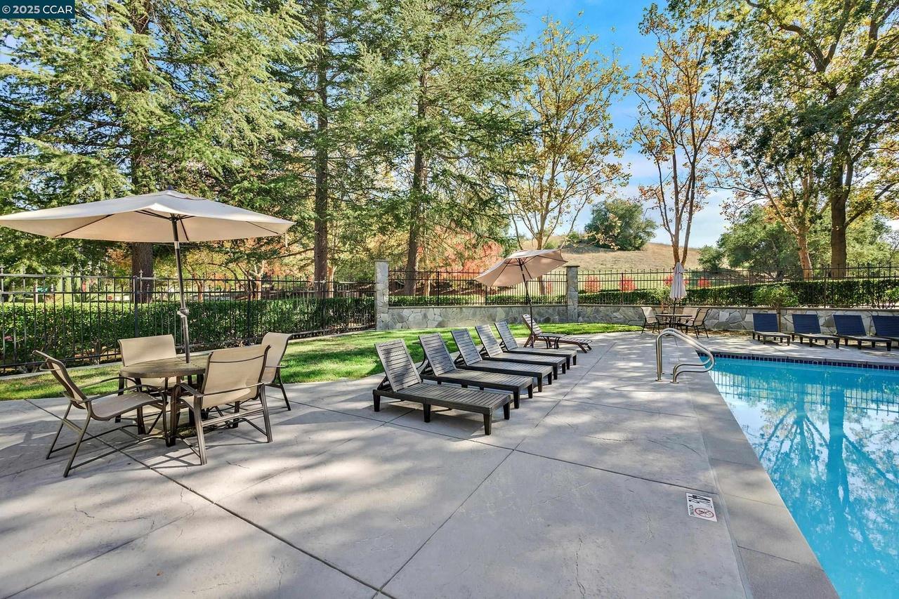 Detail Gallery Image 30 of 33 For 222 Copper Ridge Rd, San Ramon,  CA 94582 - 2 Beds | 2 Baths