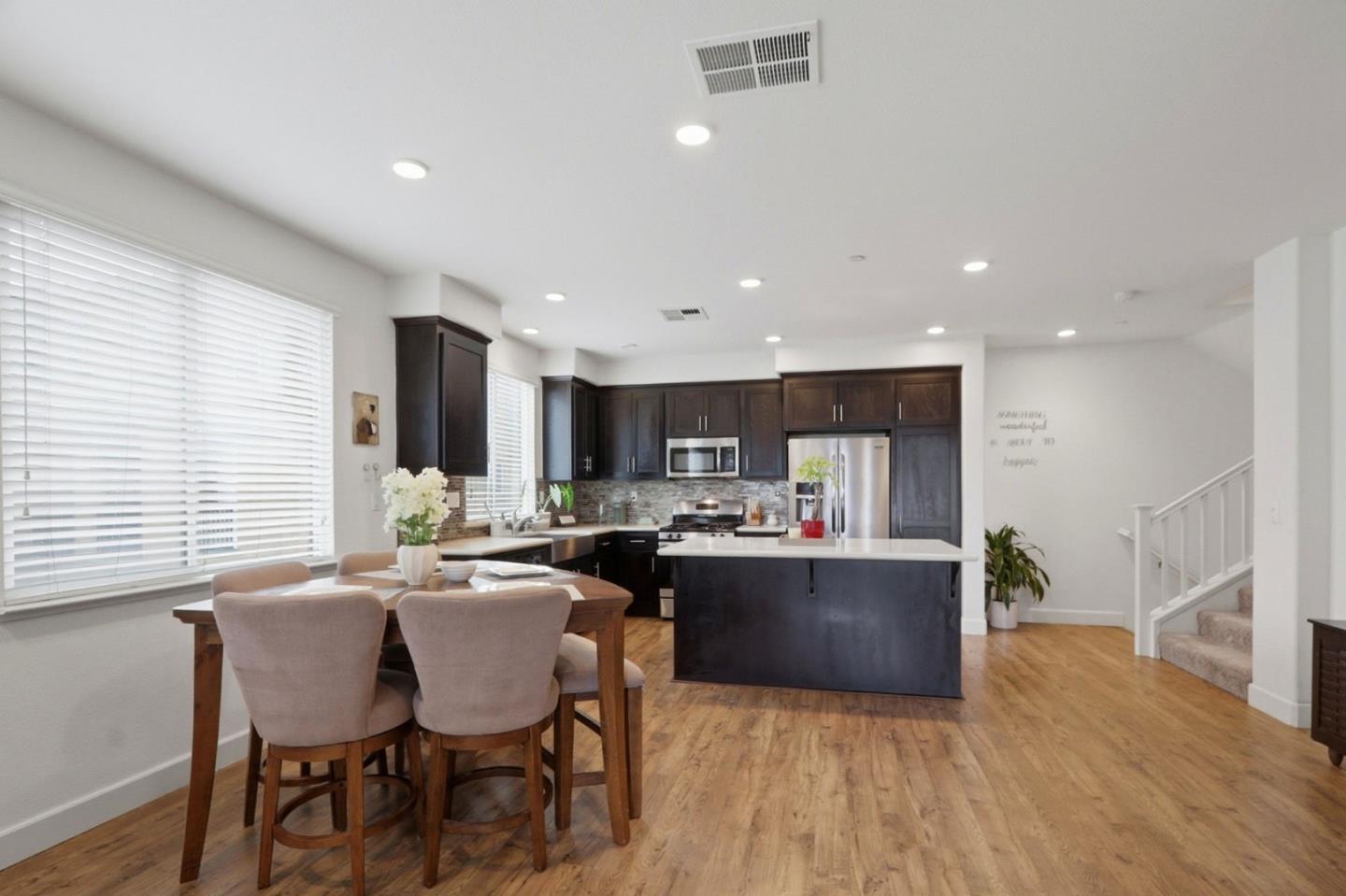 Detail Gallery Image 10 of 35 For 5659 Daylily St, Newark,  CA 94560 - 3 Beds | 3 Baths