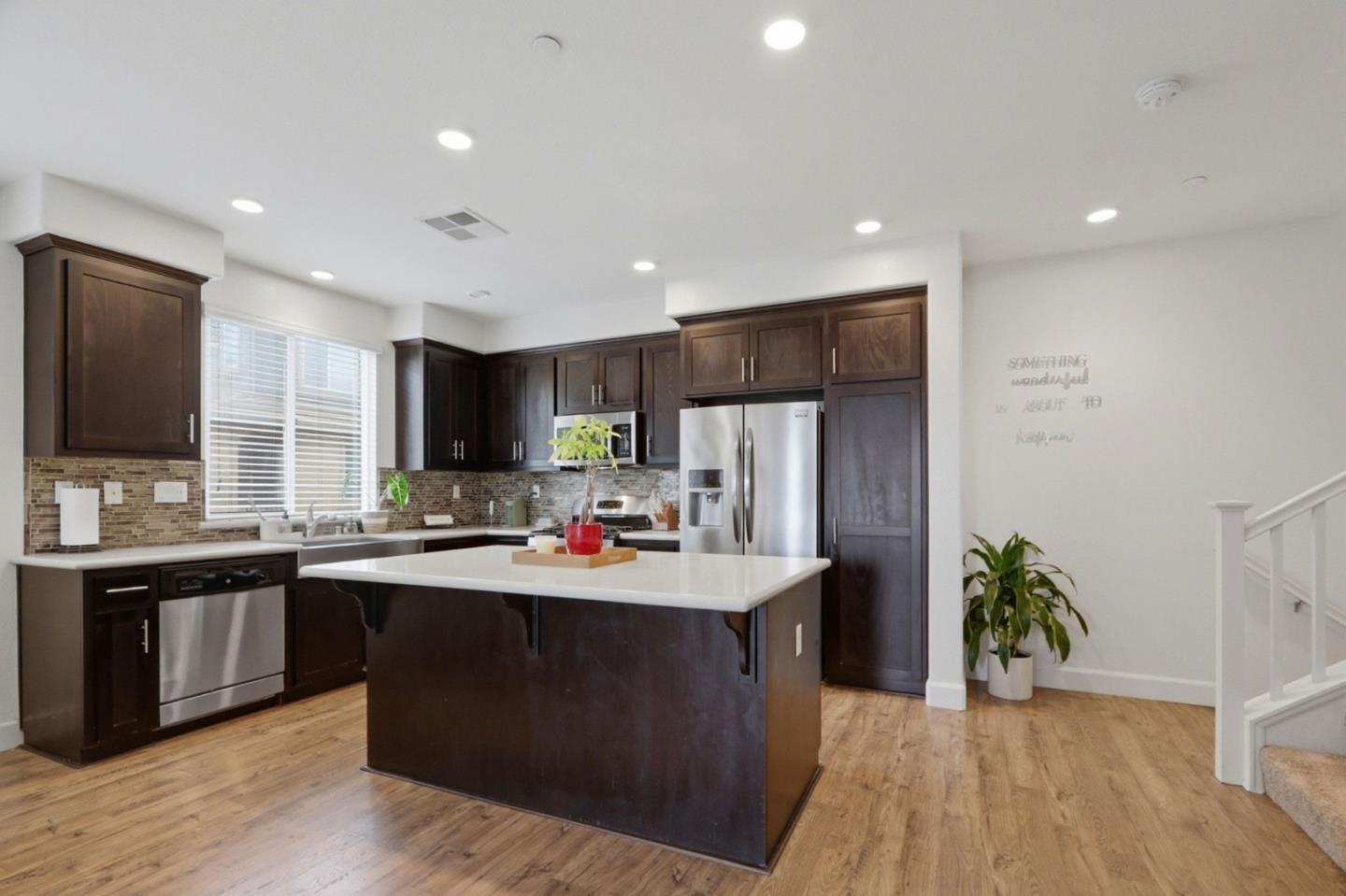 Detail Gallery Image 7 of 35 For 5659 Daylily St, Newark,  CA 94560 - 3 Beds | 3 Baths