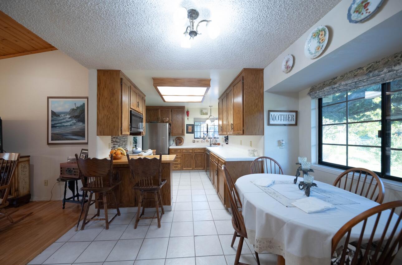 Detail Gallery Image 14 of 41 For 17777 Vierra Canyon Rd, Salinas,  CA 93907 - 3 Beds | 2 Baths