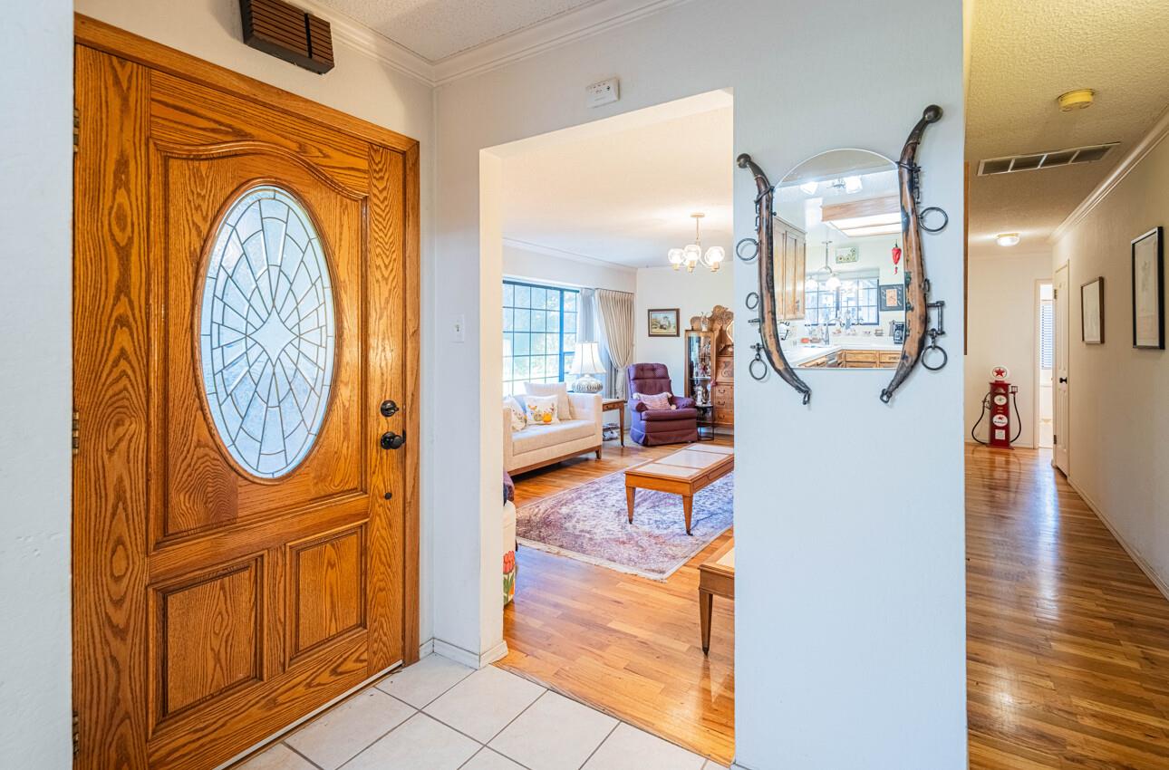 Detail Gallery Image 7 of 41 For 17777 Vierra Canyon Rd, Salinas,  CA 93907 - 3 Beds | 2 Baths