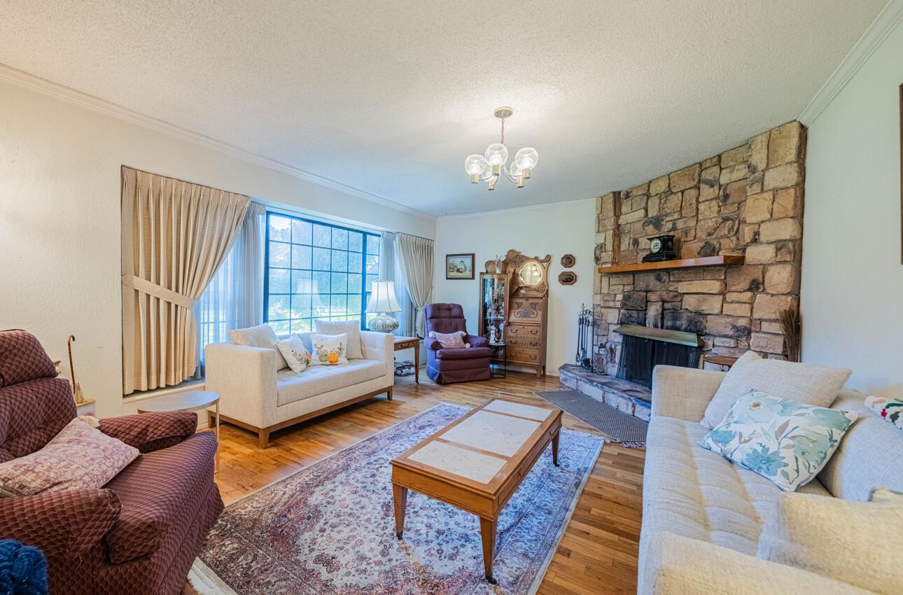 Detail Gallery Image 8 of 41 For 17777 Vierra Canyon Rd, Salinas,  CA 93907 - 3 Beds | 2 Baths