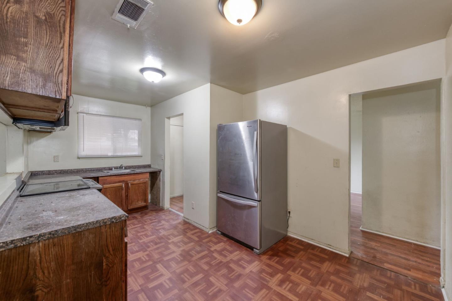 Detail Gallery Image 12 of 32 For 3068 W Fairmont Ave, Fresno,  CA 93722 - 3 Beds | 1/1 Baths