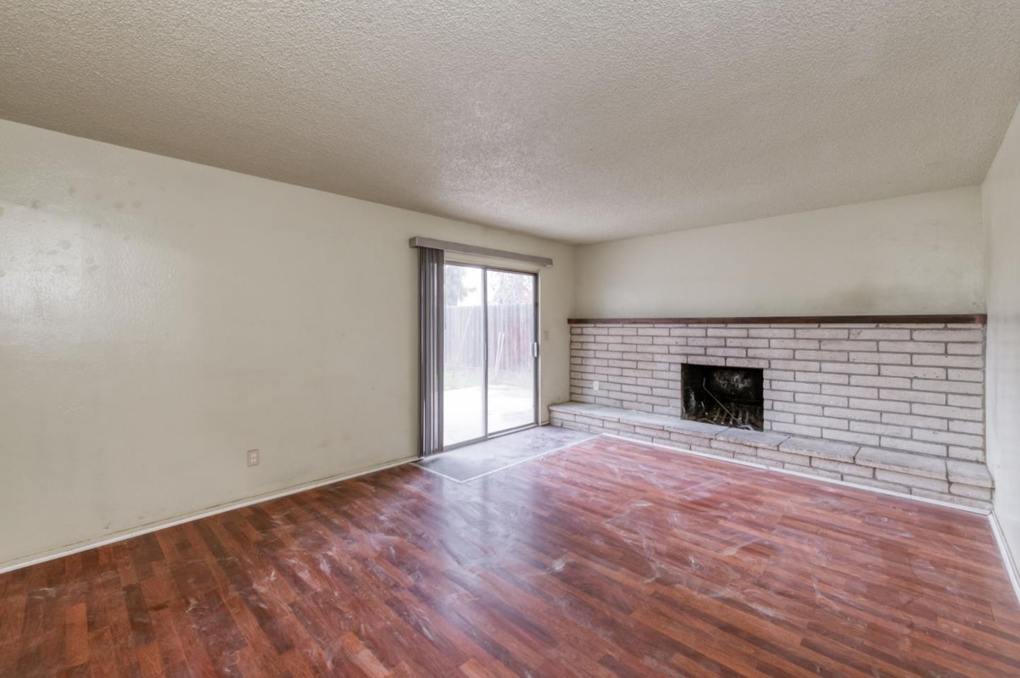 Detail Gallery Image 14 of 32 For 3068 W Fairmont Ave, Fresno,  CA 93722 - 3 Beds | 1/1 Baths