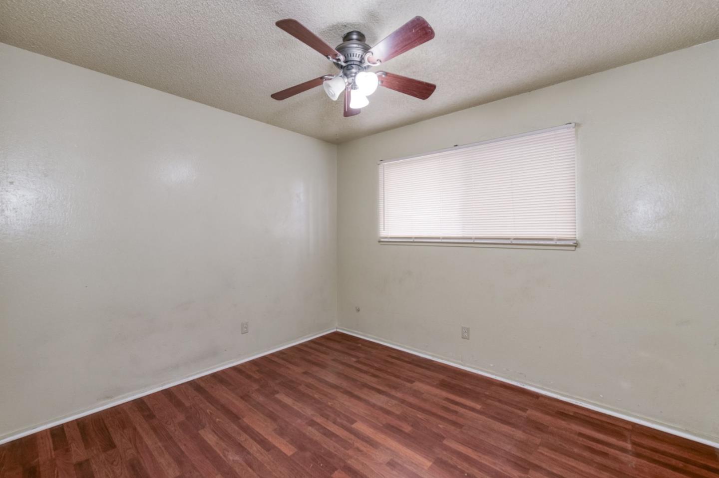 Detail Gallery Image 17 of 32 For 3068 W Fairmont Ave, Fresno,  CA 93722 - 3 Beds | 1/1 Baths