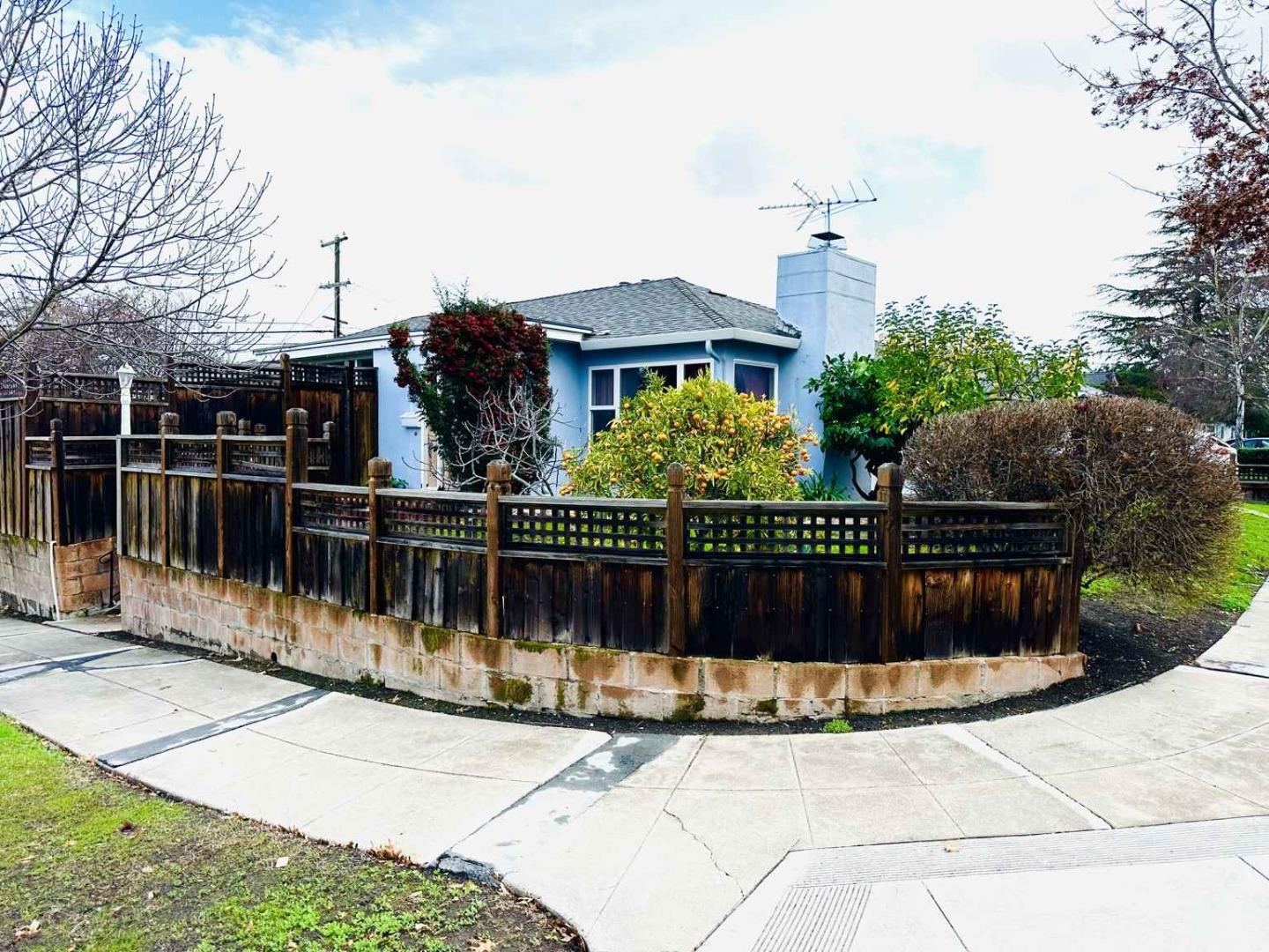 Detail Gallery Image 12 of 12 For 2797 Massachusetts Ave, Redwood City,  CA 94061 - 3 Beds | 1/1 Baths