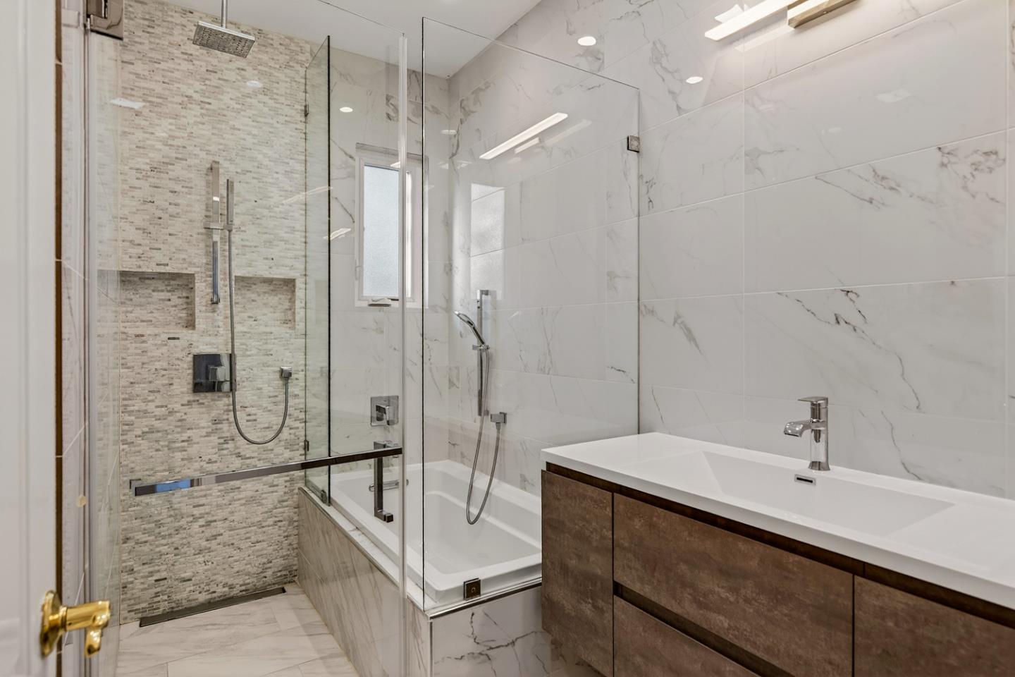 Detail Gallery Image 17 of 31 For 860 Monte Rosa Dr, Menlo Park,  CA 94025 - 4 Beds | 3/1 Baths