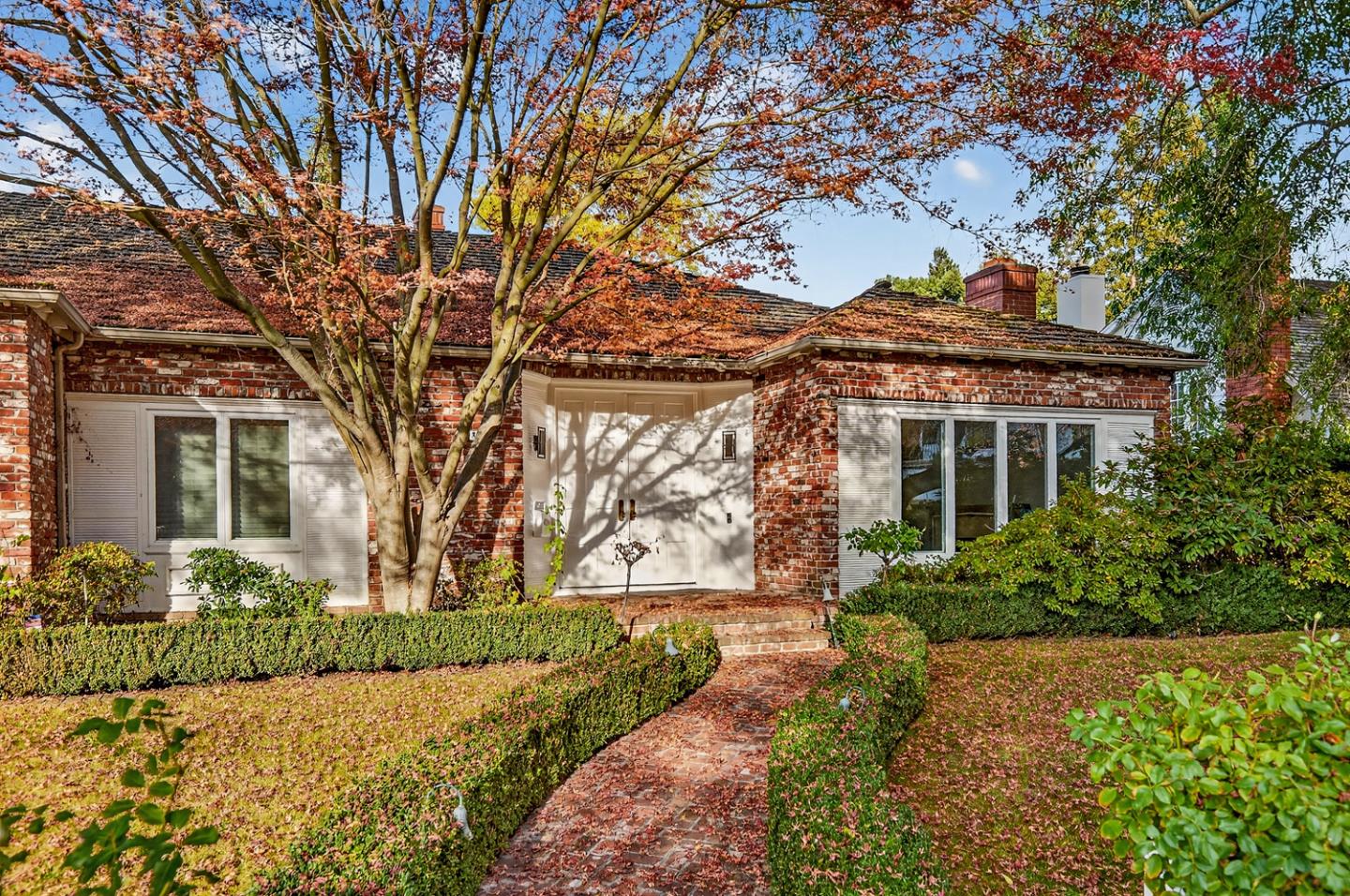 Detail Gallery Image 2 of 31 For 860 Monte Rosa Dr, Menlo Park,  CA 94025 - 4 Beds | 3/1 Baths