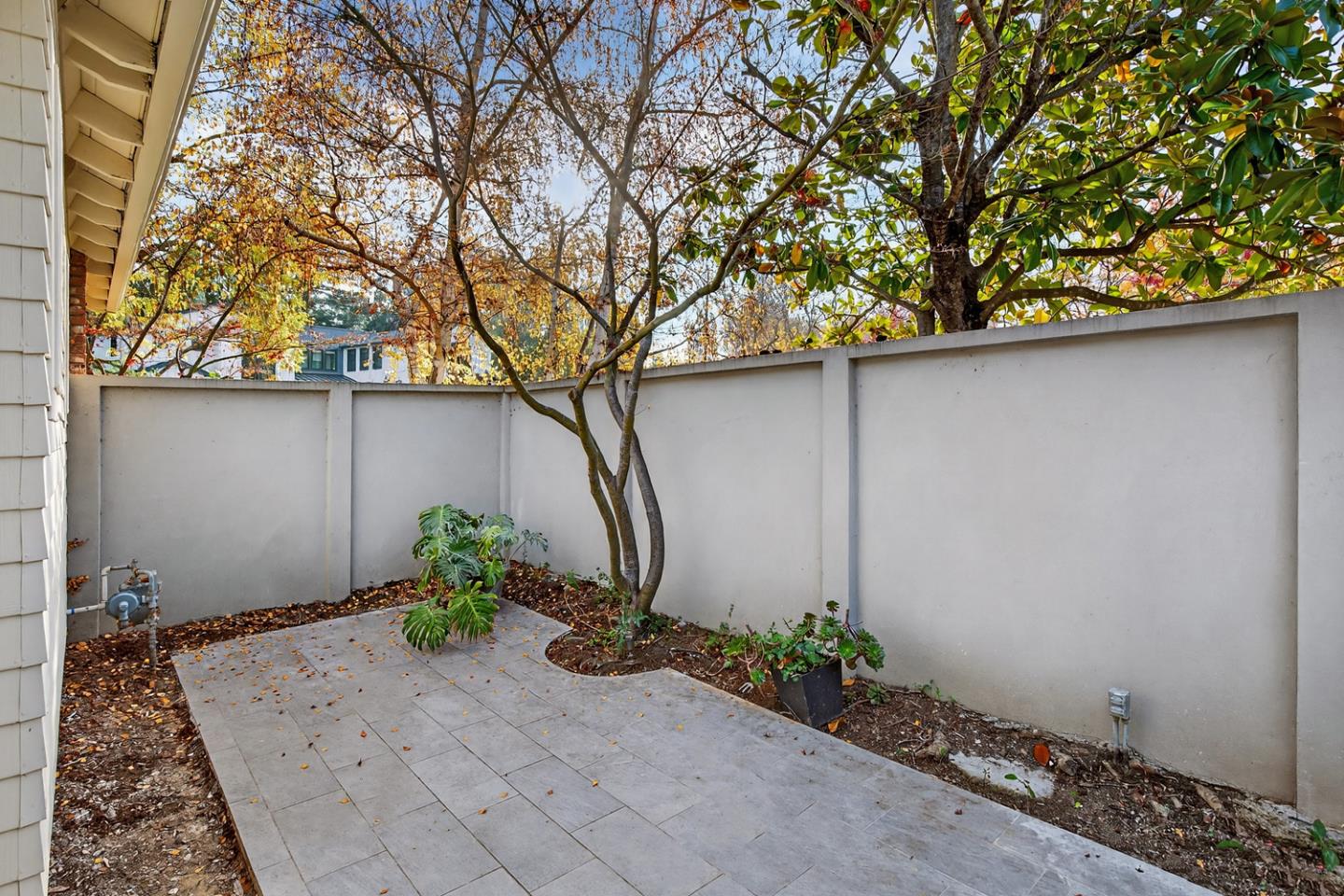 Detail Gallery Image 24 of 31 For 860 Monte Rosa Dr, Menlo Park,  CA 94025 - 4 Beds | 3/1 Baths